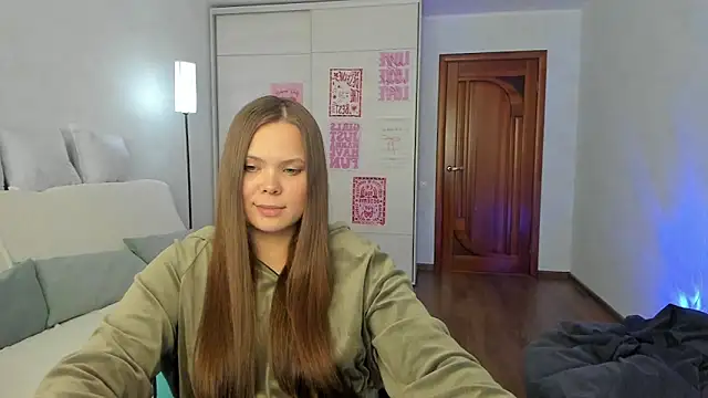 Chatroom XXX en direct de Kira_love_81