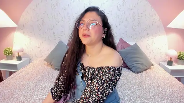 Angelie_Rosebrm's Live XXX Chat