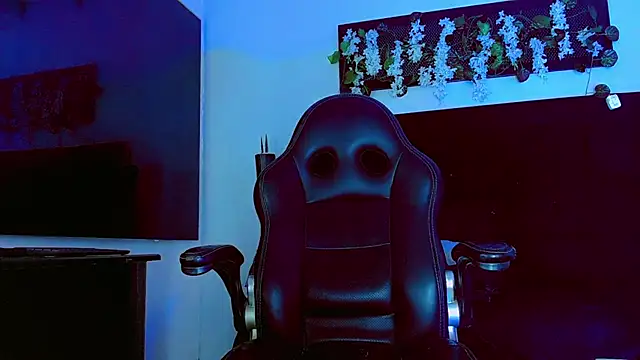 HannibalLester live XXX chat