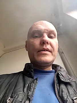 Show modela Pineapple04 na web-kameri