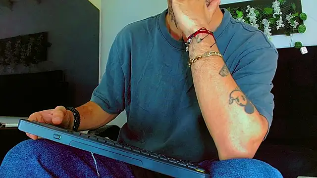 HannibalLester Pertunjukan Webcam