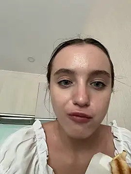 MiaTee 现场XXX聊天