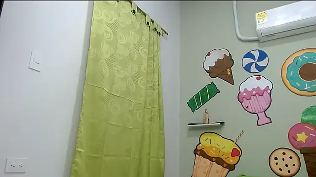 pamelaskiny20's Webcam Show