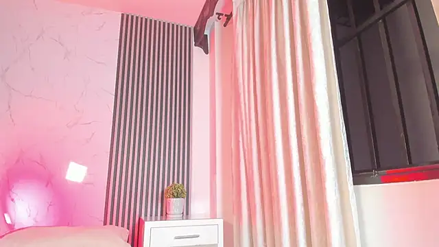 AdharaSweet1_ Chat XXX in diretta