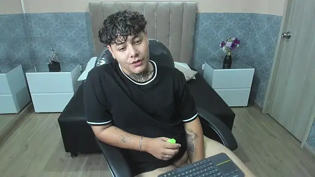 DAMON_SALVATTOREn Webbikameraesitys