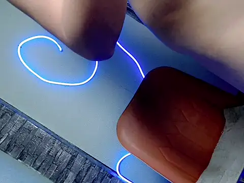 Show modela shiena_sexy na web-kameri