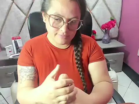 دردشة Sarah_Boobs_ الجنسية المباشرة