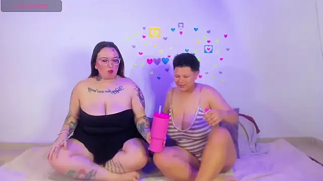 Chat XXX en directo de MiaYMolly