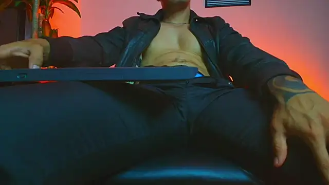 ALPHA_DOMINUS_ Adlı Modelin Web Kamerası Şovu