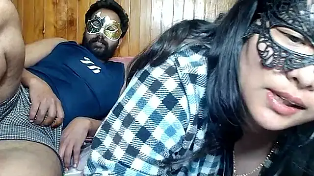 Chat +18 de Cutehornycouples ao vivo