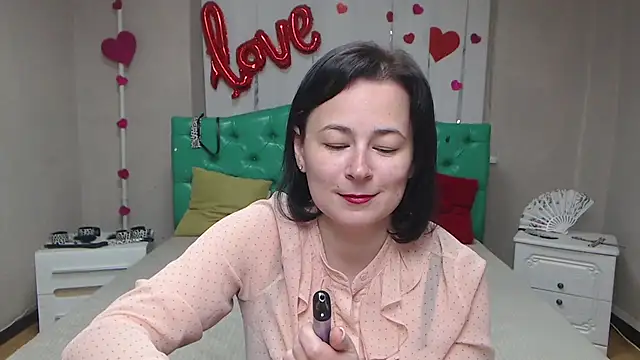 MarieSho: вебкам-шоу