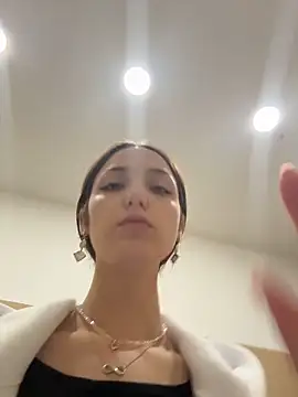 DollyTall webcam show