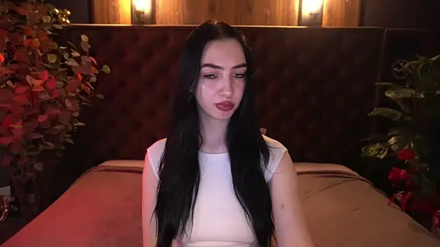 XXX chat uživo modela WildKittenX_