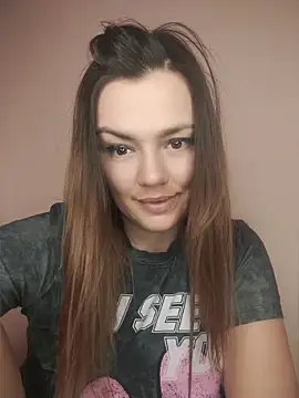 XXX chat uživo modela KrissSexi