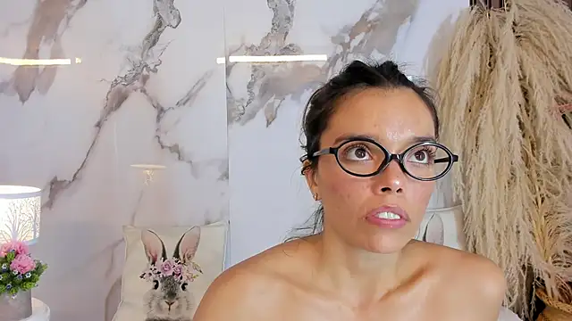 دردشة hannahill69 الجنسية المباشرة