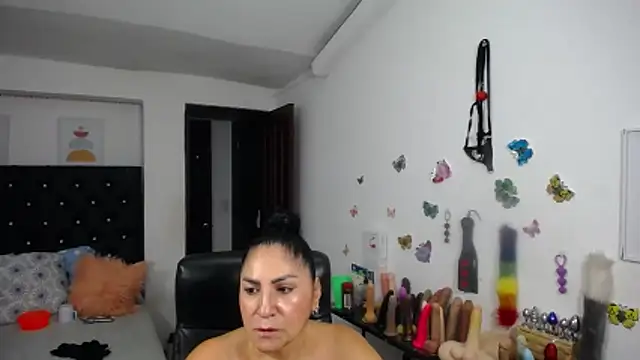 แชท XXX สดของ mature_bigboobs10