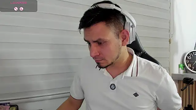 XXX chat uživo modela Rick_Adams