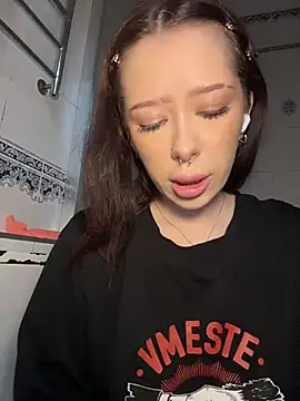 MaryMe__ Adlı Modelin Canlı XXX Sohbeti