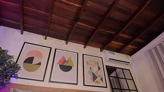 MiaKay1 Chat XXX live