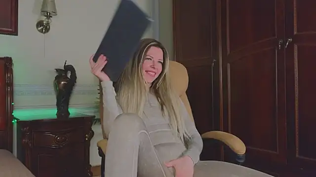 Chatroom XXX en direct de Real_Tini