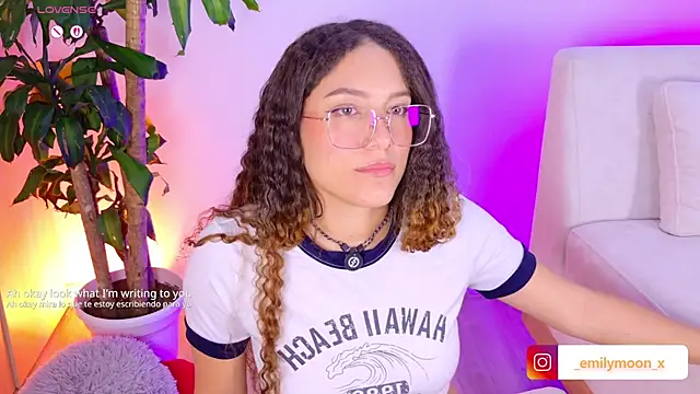 Chat XXX en directo de onlyemily_