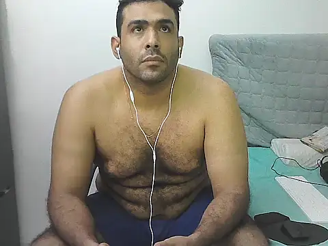 AlphaLatinoBear webkamerás műsora