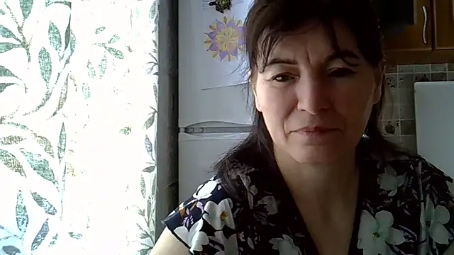 Chat +18 de Krystal_82 ao vivo