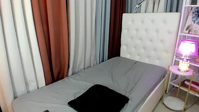 urtwinkbrixz Adlı Modelin Canlı XXX Sohbeti