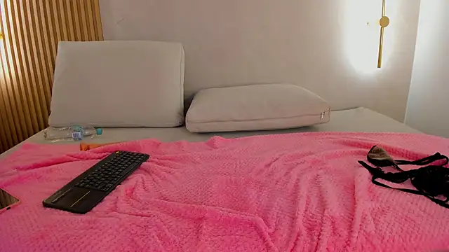 lua_rosse's Live XXX Chat