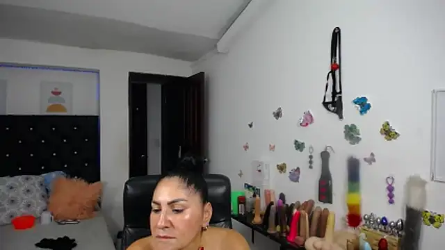 Chat +18 de mature_bigboobs10 ao vivo