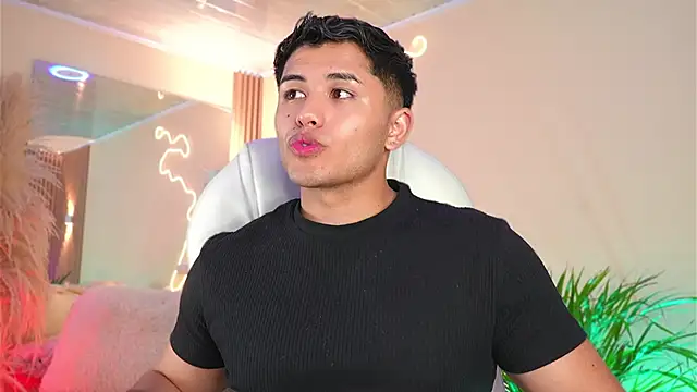 MatiasKorn's Live XXX Chat