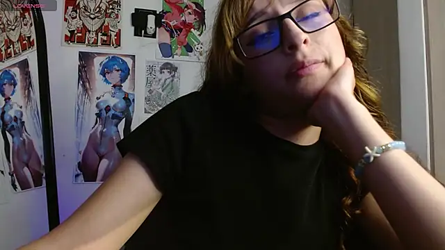 CelesteAyase Adlı Modelin Canlı XXX Sohbeti