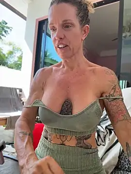 mommyselenafit_ Webcam-Show