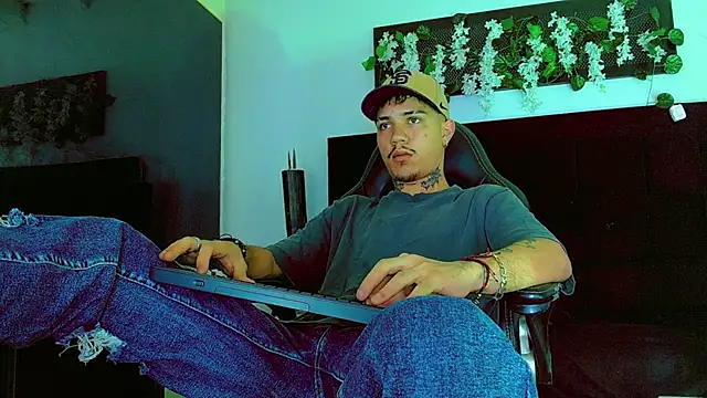 HannibalLester 网络视讯表演