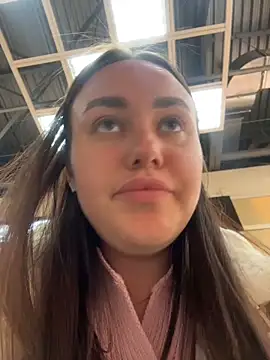 Chat XXX en directo de KiraSunshine