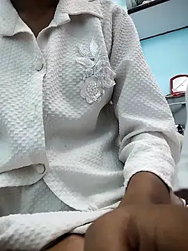 Karishma_88 webcam show