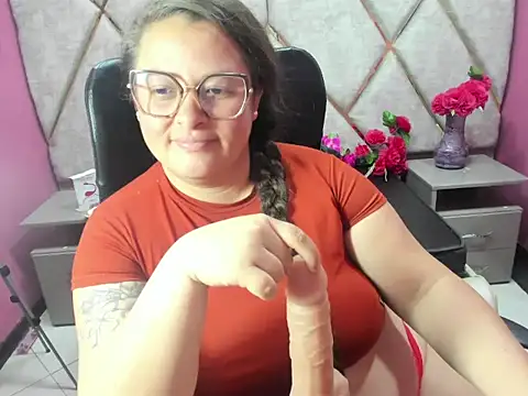 Sarah_Boobs_ Chat XXX in diretta