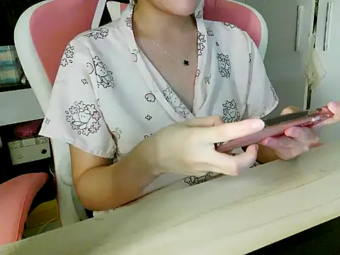 lucienguyen Pertunjukan Webcam