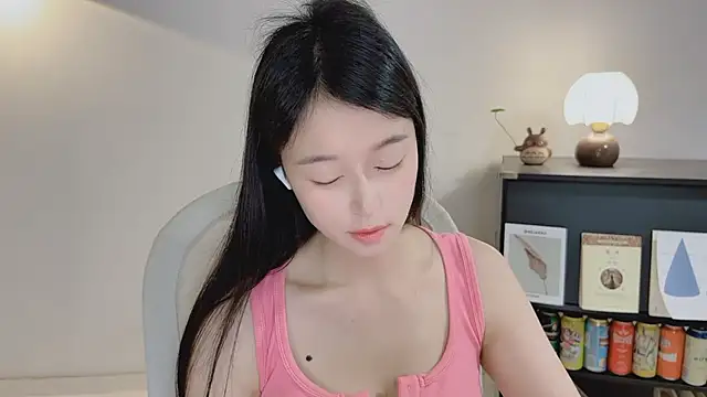 OnechestnutのライブXXXチャット