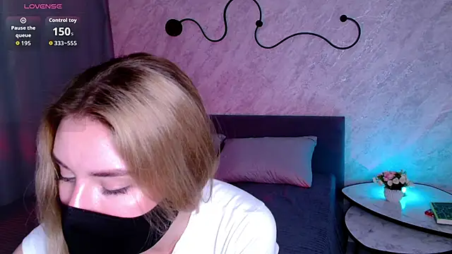 LulyDOLL Webcam show