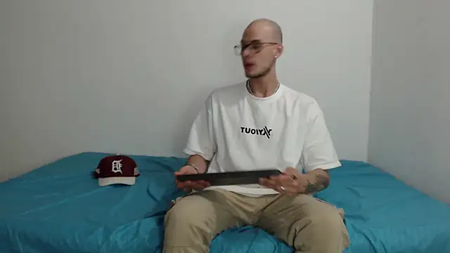 Vlad__night – webcam-show