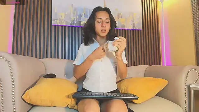 Онлайн чат XXX Elisasue