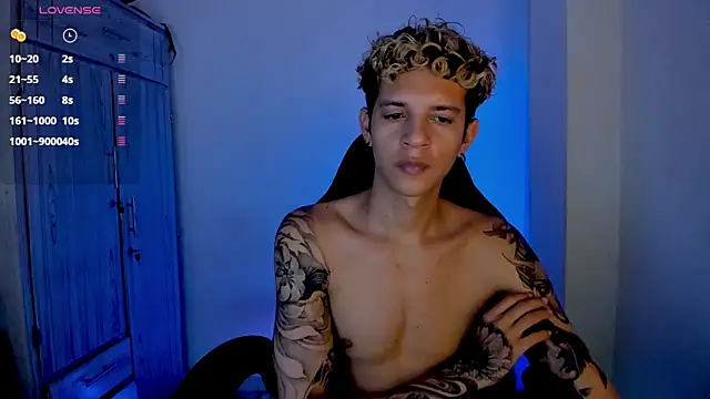 tylernova 라이브 XXX 채팅