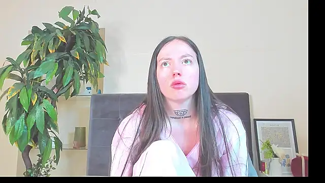 Chatroom XXX en direct de AdrianaCult