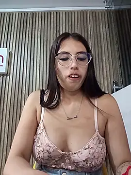 Valk_submissive Chat XXX in diretta