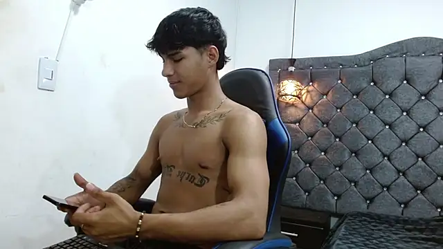 luka_big18's Live XXX Chat