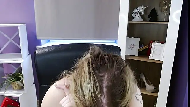 Chat +18 de Zoey_Erotic ao vivo