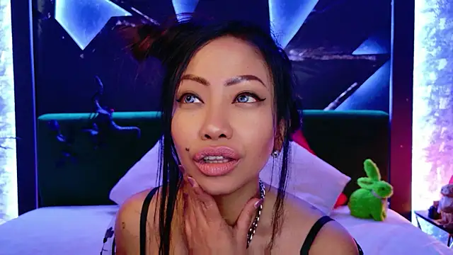 Онлайн чат XXX ElyaQuinn