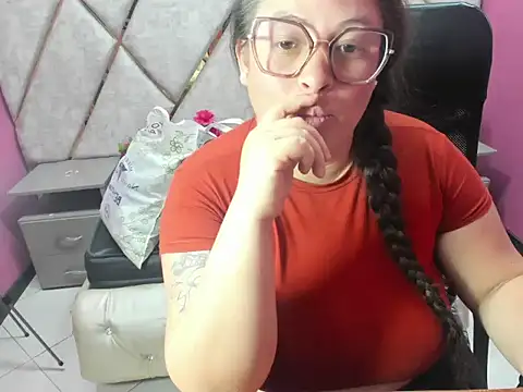 Онлайн чат XXX Sarah_Boobs_