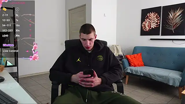 Show modela Ryan_Dozer na web-kameri